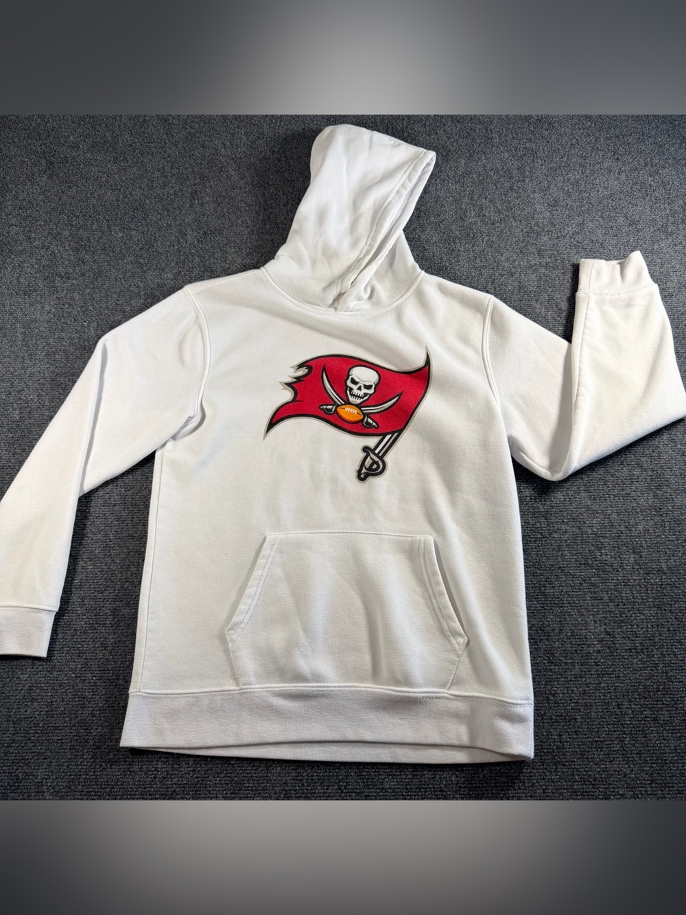 Tampa Bay Buccaneers Officially Licensed NFL Apparel White Hoodie Youth XL
